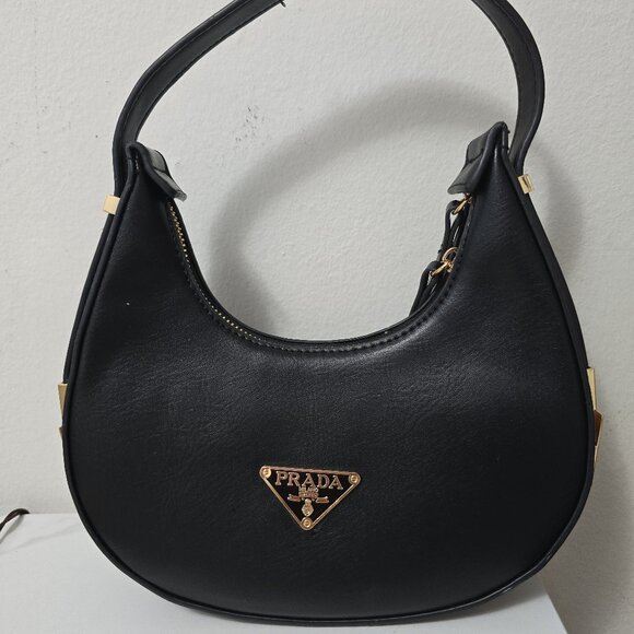 Black Leather crescent hobo arque bag - Picture 1 of 7